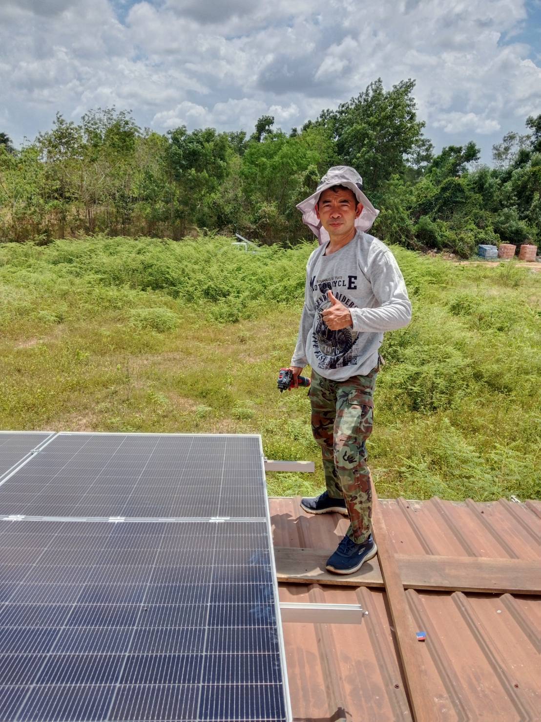 ระบบโซล่าเซลล์ (Solar Cell System) - งานติดตั้งโครงสร้างแผงโซล่าเซลล์