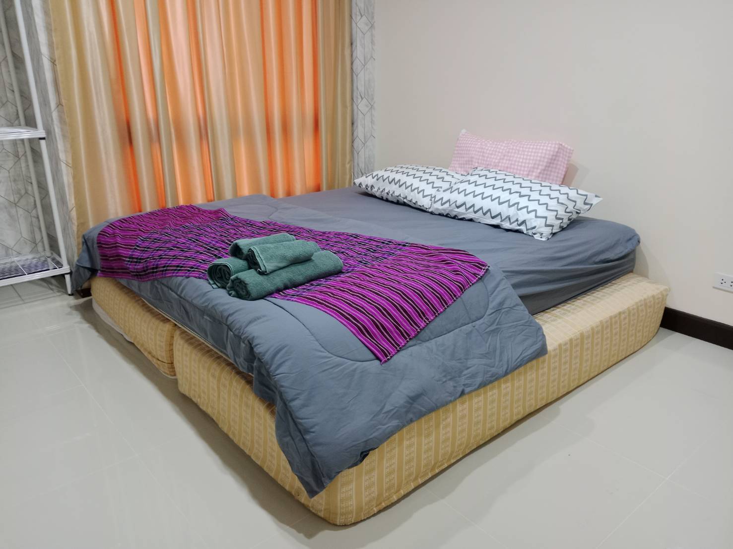 Bedroom 3 with 1 King-size bed & Air Conditioning